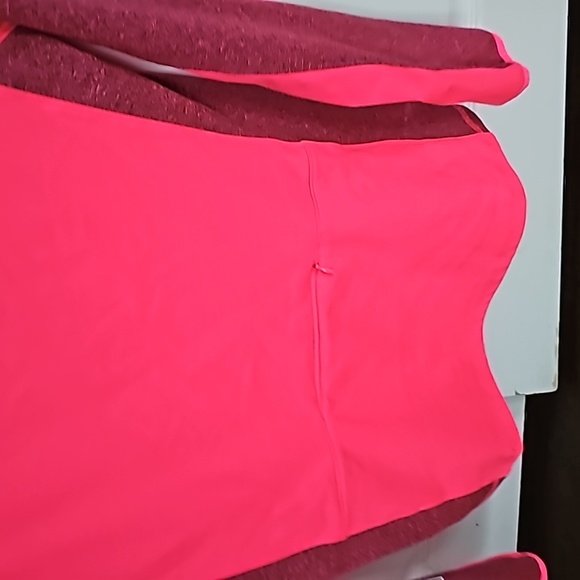 Pink running sweater - Picture 3 of 3